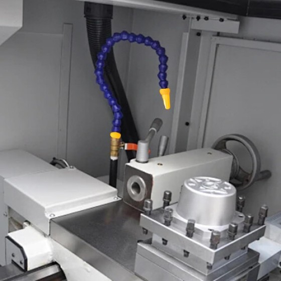 フレキシブルウォーターオイル冷却パイプ、多用途クーラントホース 12.5 Kg、作業場向け効果的なねじ付きノズルホース